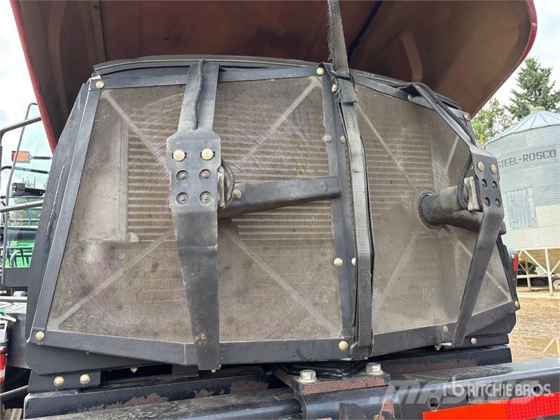 MacDon M100 35 ft Swather Windrower Andaineur