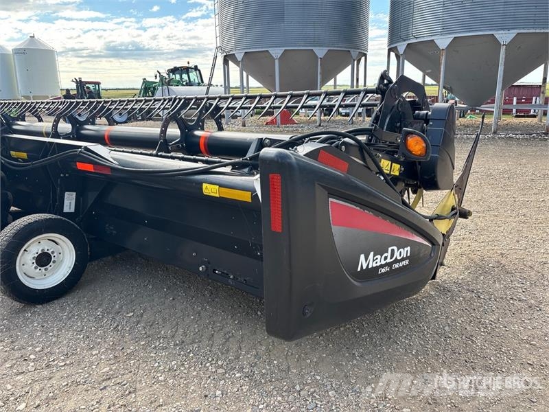 MacDon M155 محشات