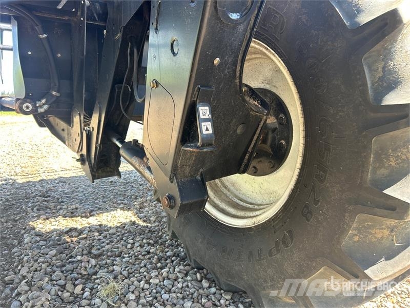 MacDon M155 محشات