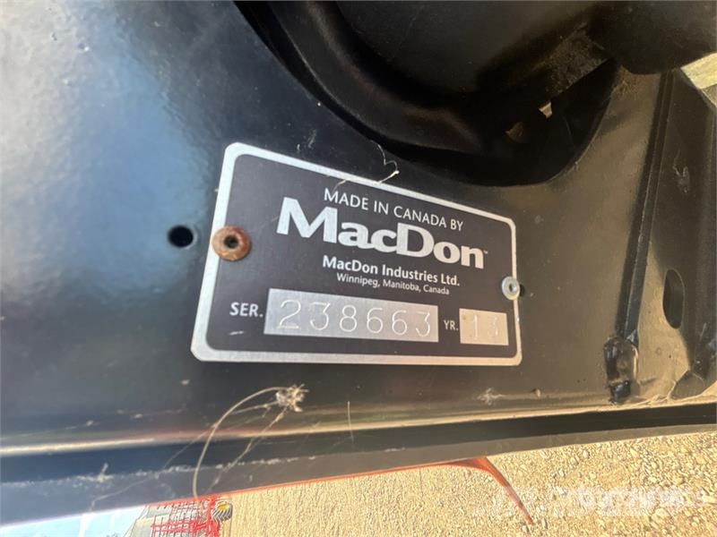 MacDon M155 محشات