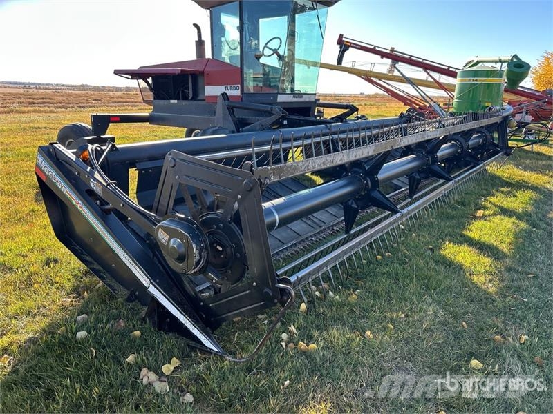 MacDon Premier 2930 25 ft Swather Windrower Segadoras hileradoras