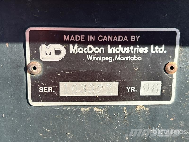 MacDon Premier 2930 25 ft Swather Windrower Zgrabljalniki
