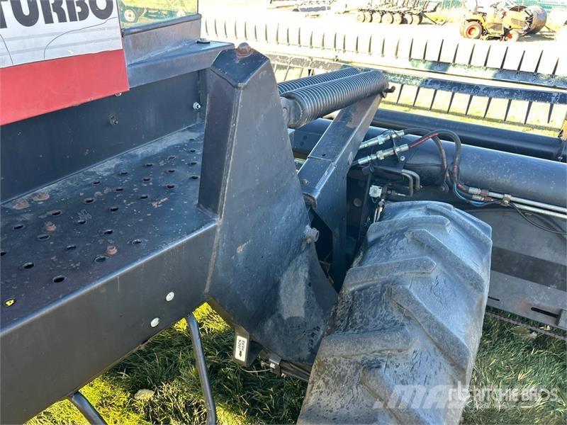 MacDon Premier 2930 25 ft Swather Windrower Zgrabljalniki