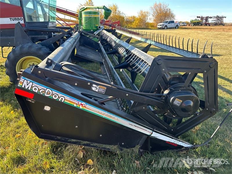 MacDon Premier 2930 25 ft Swather Windrower Segadoras hileradoras