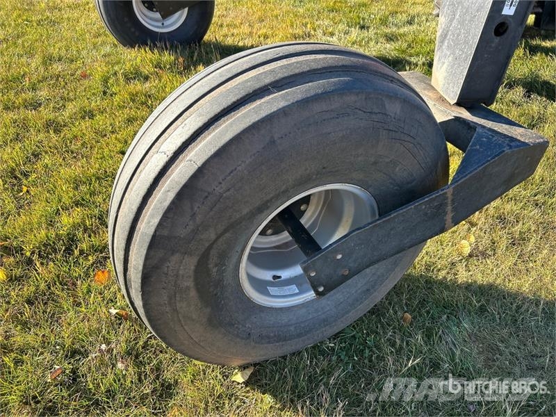 MacDon Premier 2930 25 ft Swather Windrower Segadoras hileradoras