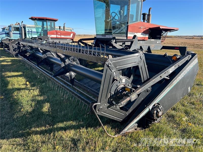 MacDon Premier 2930 25 ft Swather Windrower Segadoras hileradoras