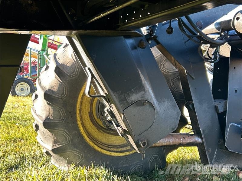 MacDon Premier 2930 25 ft Swather Windrower Zgrabljalniki