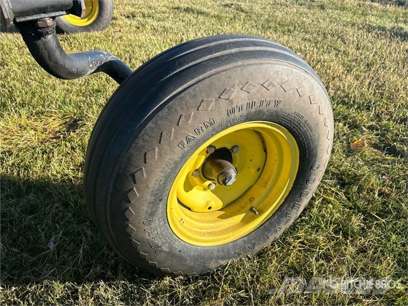 MacDon Premier 2930 25 ft Swather Windrower Zgrabljalniki