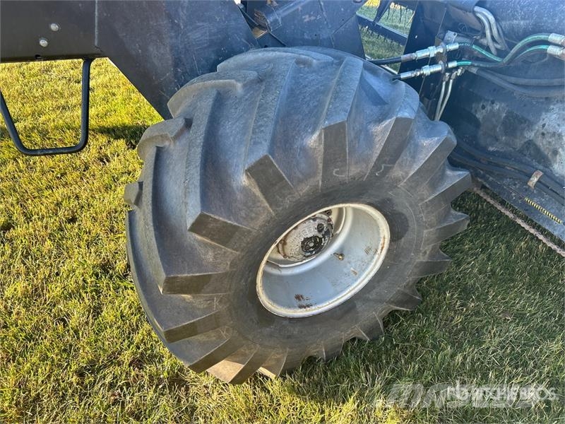 MacDon Premier 2930 25 ft Swather Windrower Zgrabljalniki