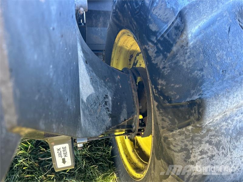 MacDon Premier 2930 25 ft Swather Windrower Zgrabljalniki