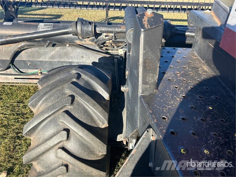 MacDon Premier 2930 25 ft Swather Windrower Zgrabljalniki