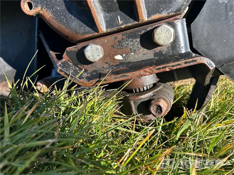 MacDon Premier 2930 25 ft Swather Windrower Segadoras hileradoras