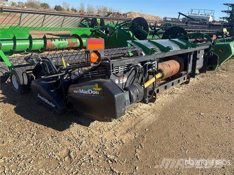 MacDon PW7 14 ft Draper Combine Header Combine harvester heads