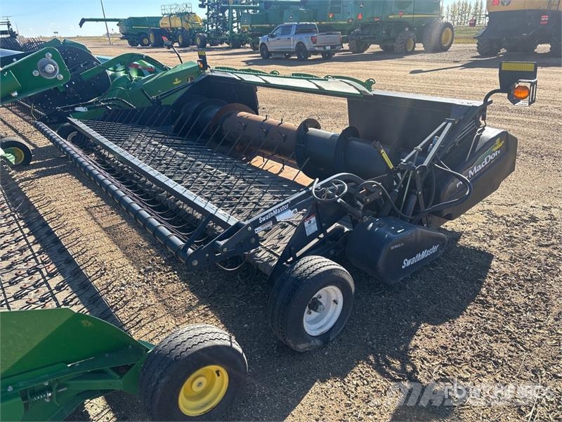 MacDon PW7 14 ft Draper Combine Header Combine harvester heads