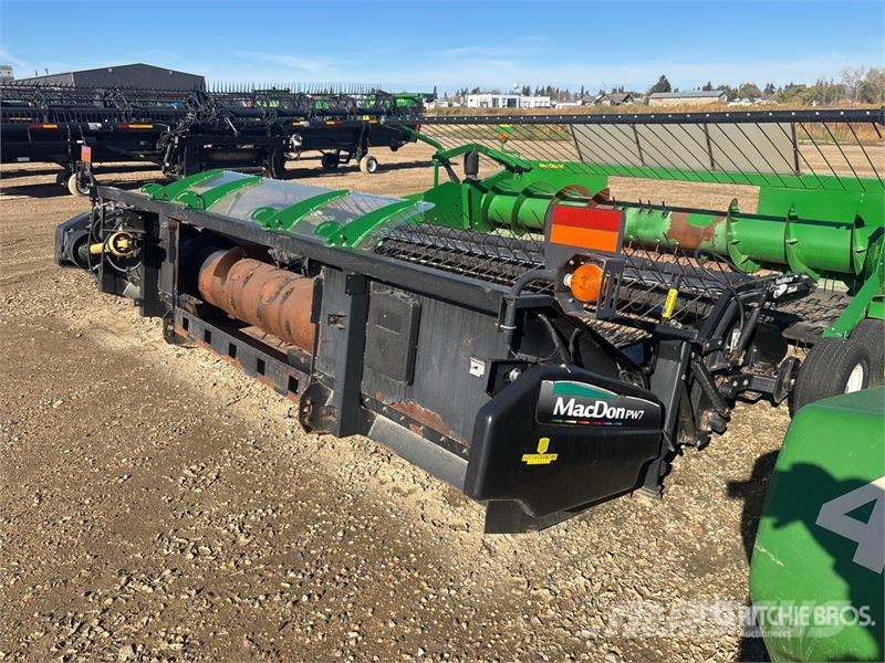 MacDon PW7 14 ft Draper Combine Header Combine harvester heads
