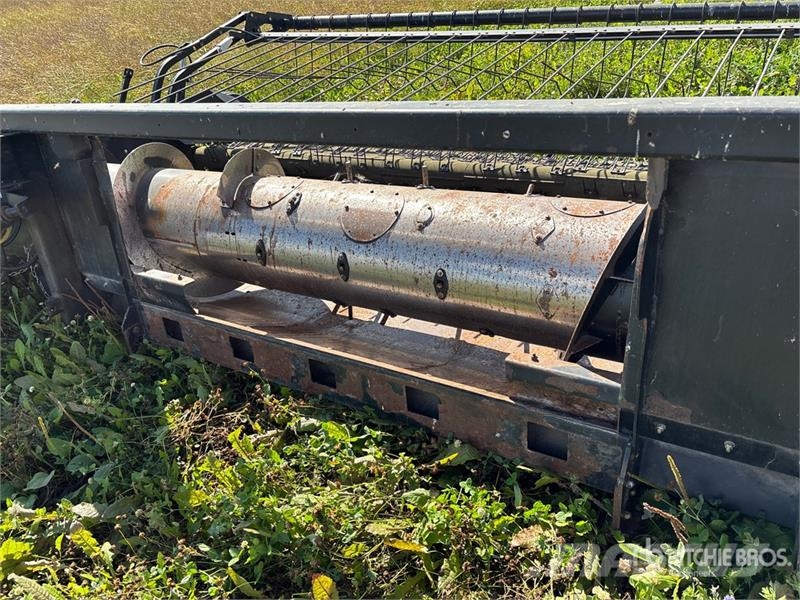 MacDon PW7 15 ft Combine Pickup Header Testate per mietitrebbie
