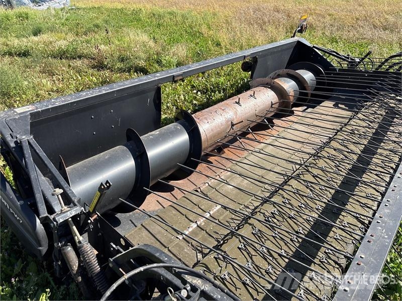 MacDon PW7 15 ft Combine Pickup Header Testate per mietitrebbie