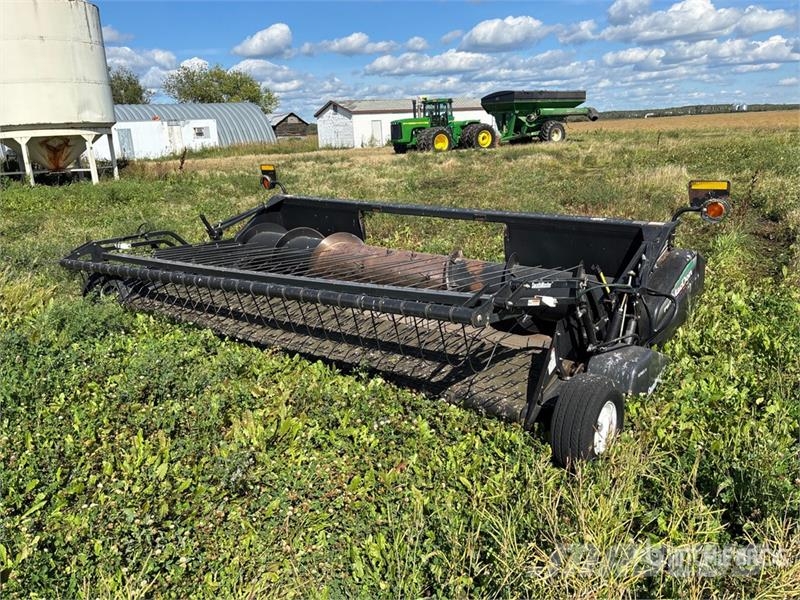 MacDon PW7 15 ft Combine Pickup Header Testate per mietitrebbie