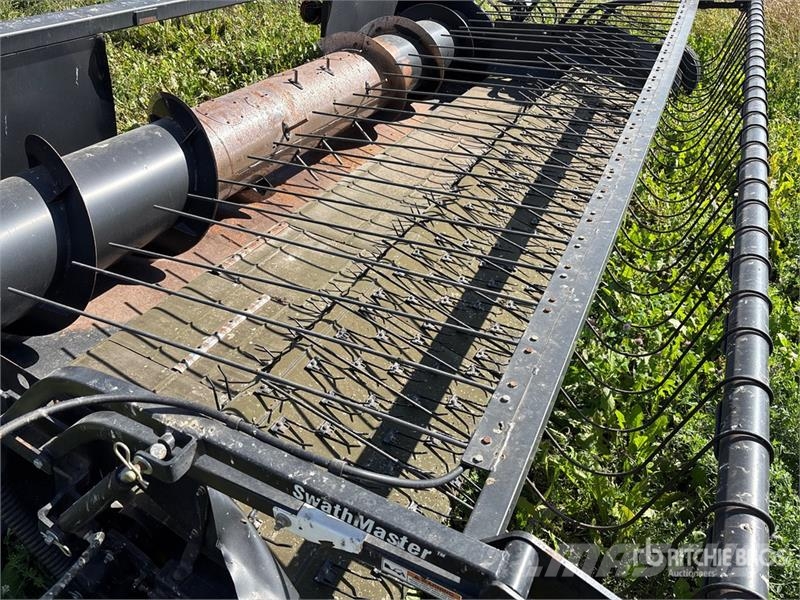 MacDon PW7 15 ft Combine Pickup Header Testate per mietitrebbie