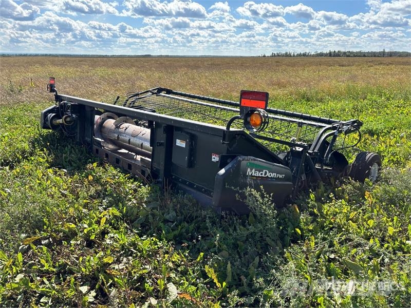 MacDon PW7 15 ft Combine Pickup Header Testate per mietitrebbie