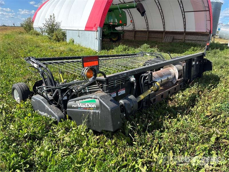 MacDon PW7 15 ft Combine Pickup Header Testate per mietitrebbie