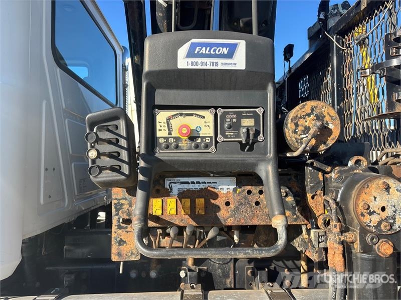 Mack 322-EP-5 Hipro 10000 kg Knuckle Boom on Mack GU813 Автокрани