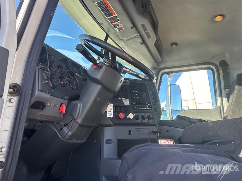 Mack 322-EP-5 Hipro 10000 kg Knuckle Boom on Mack GU813 Автокрани