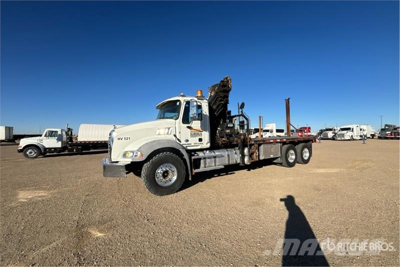 Mack 322-EP-5 Hipro 10000 kg Knuckle Boom on Mack GU813 Автокрани