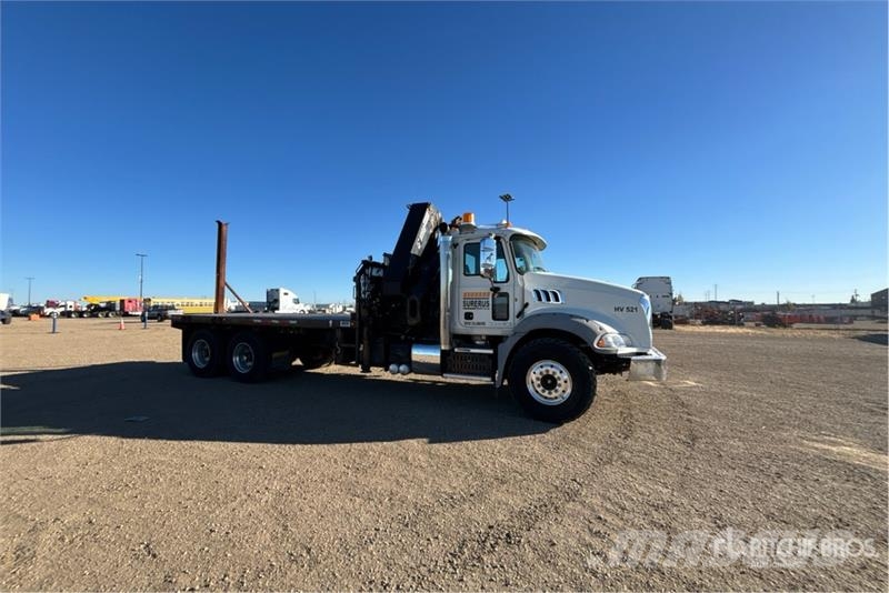 Mack 322-EP-5 Hipro 10000 kg Knuckle Boom on Mack GU813 Автокрани