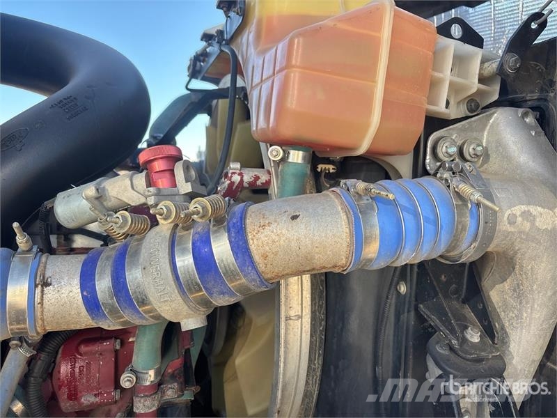 Mack 322-EP-5 Hipro 10000 kg Knuckle Boom on Mack GU813 Автокрани