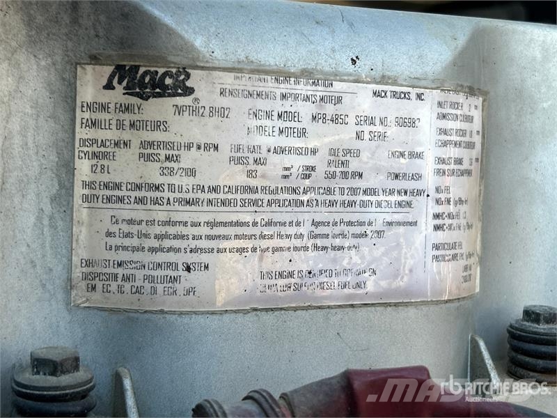 Mack 6x4 T/A Day Cab Truck Tractor Vlačilci
