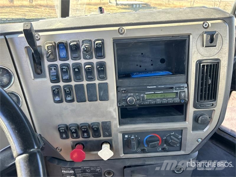 Mack 6x4 T/A Day Cab Truck Tractor Vlačilci