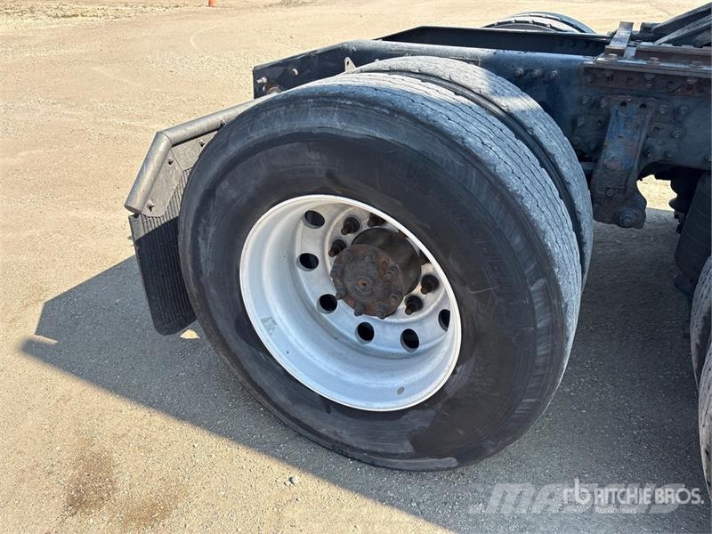 Mack 6x4 T/A Sleeper Truck Tractor Naudoti vilkikai