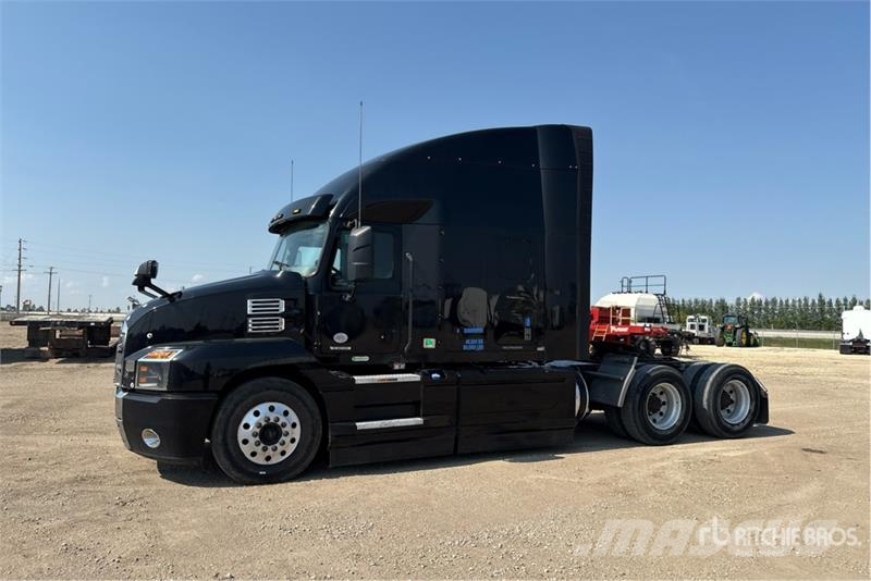 Mack 6x4 T/A Sleeper Truck Tractor Naudoti vilkikai