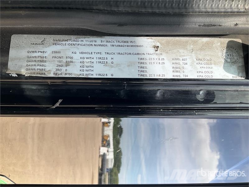 Mack 6x4 T/A Sleeper Truck Tractor Motrici e Trattori Stradali