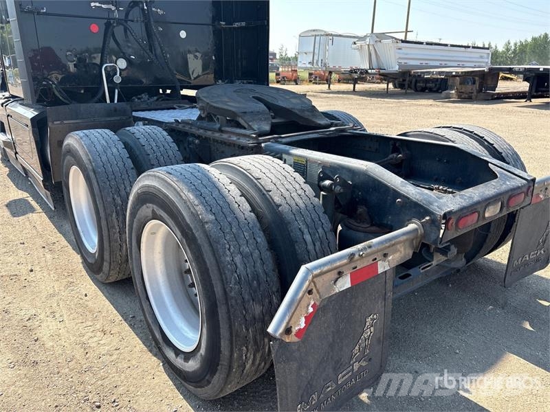 Mack 6x4 T/A Sleeper Truck Tractor Naudoti vilkikai
