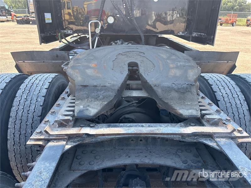Mack 6x4 T/A Sleeper Truck Tractor Naudoti vilkikai
