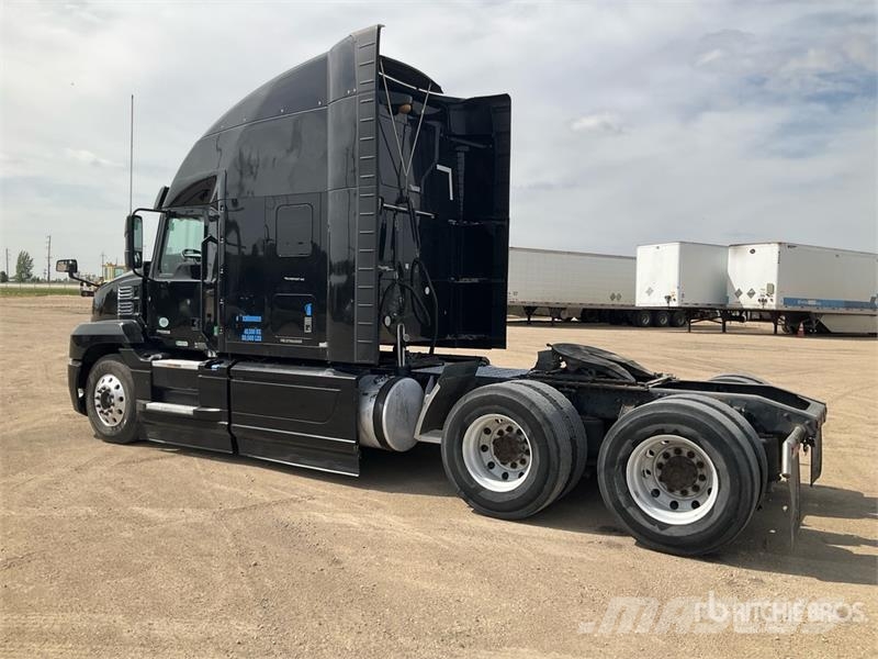 Mack 6x4 T/A Sleeper Truck Tractor Motrici e Trattori Stradali