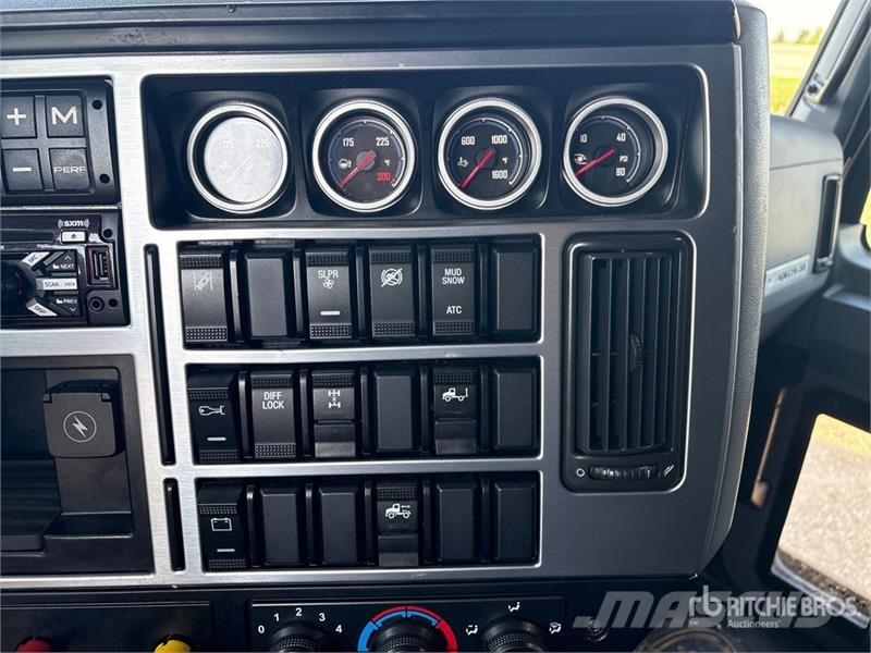 Mack 6x4 T/A Sleeper Truck Tractor Naudoti vilkikai