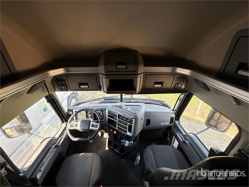 Mack 6x4 T/A Sleeper Truck Tractor Naudoti vilkikai