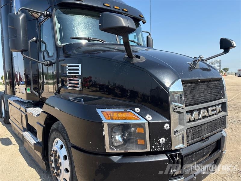 Mack 6x4 T/A Sleeper Truck Tractor Naudoti vilkikai