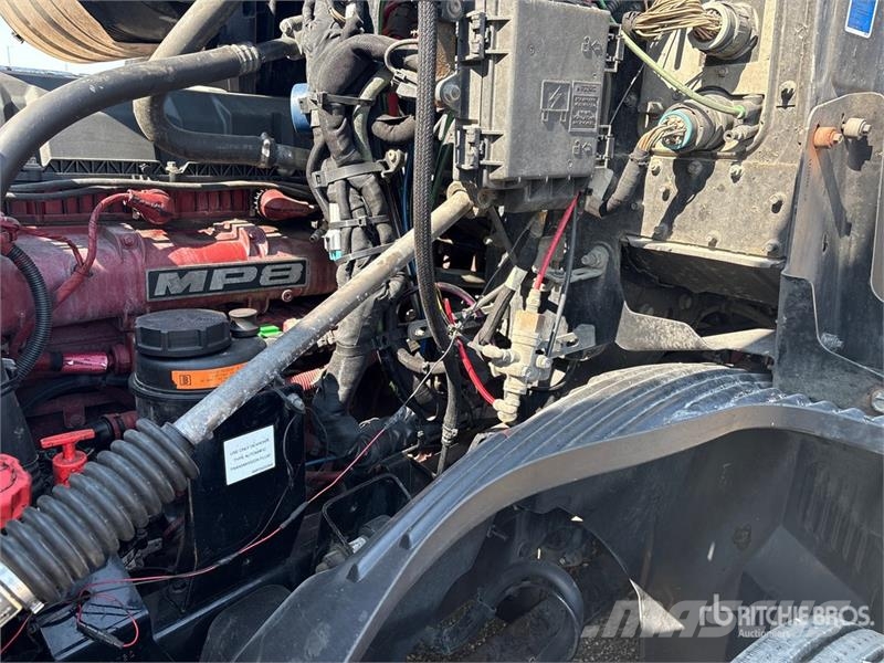 Mack 6x4 T/A Sleeper Truck Tractor Naudoti vilkikai