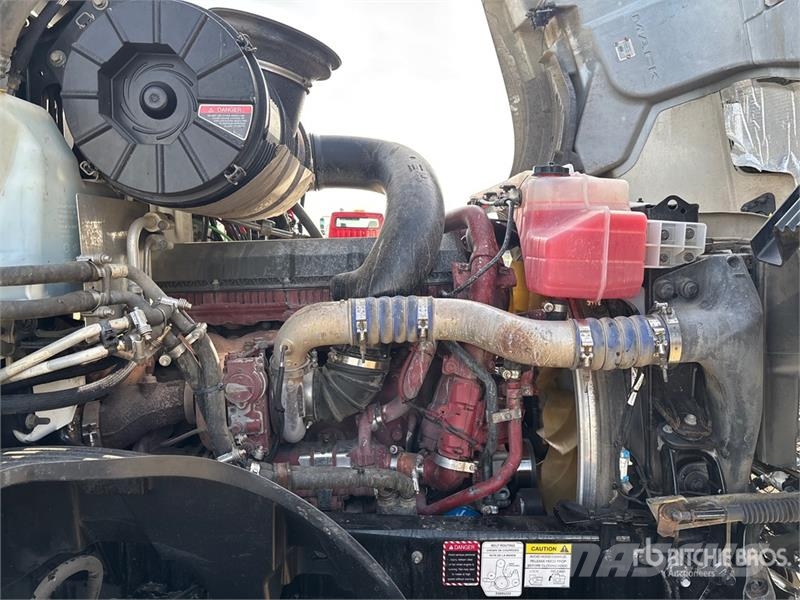 Mack AN64T 6x4 T/A Sleeper Truck Tractor Tegljači