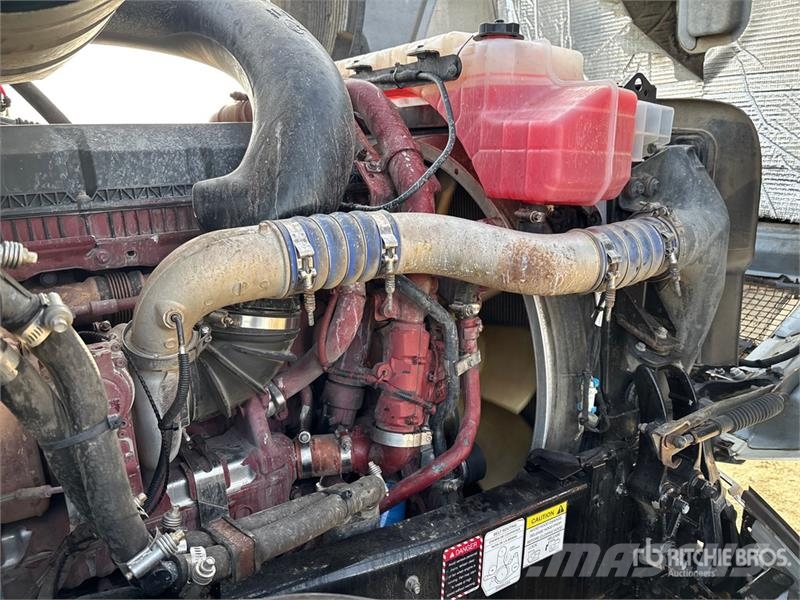 Mack AN64T 6x4 T/A Sleeper Truck Tractor Tegljači
