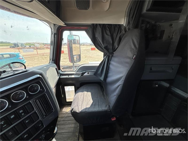 Mack AN64T 6x4 T/A Sleeper Truck Tractor Truck Tractor Units
