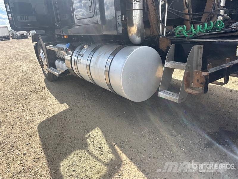 Mack AN64T Anthem 6x4 T/A Sleeper Truck Tractor Motrici e Trattori Stradali
