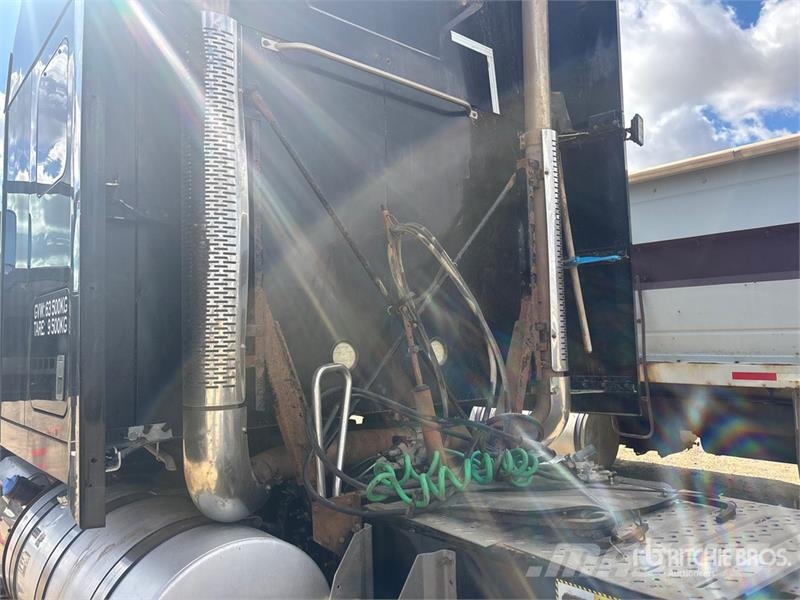 Mack AN64T Anthem 6x4 T/A Sleeper Truck Tractor Motrici e Trattori Stradali
