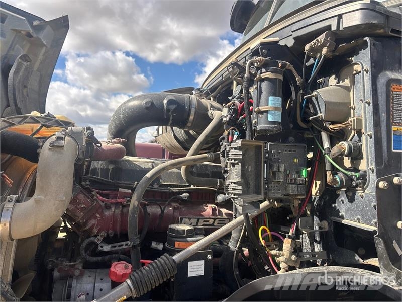 Mack AN64T Anthem 6x4 T/A Sleeper Truck Tractor Motrici e Trattori Stradali