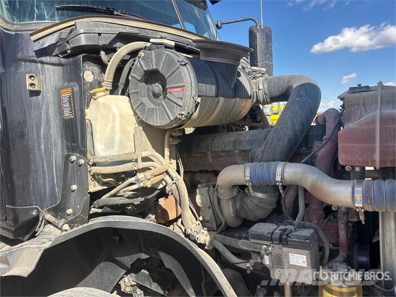 Mack AN64T Anthem 6x4 T/A Sleeper Truck Tractor Tracteur routier
