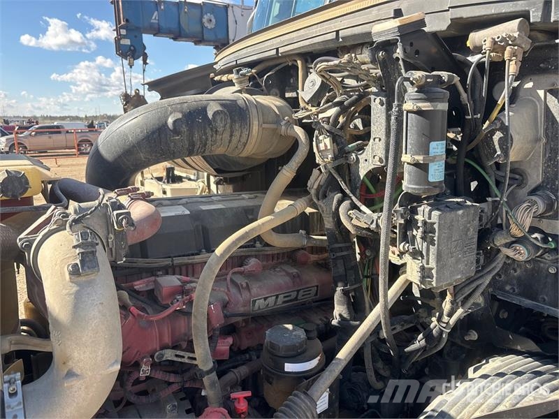 Mack AN64T Anthem 6x4 T/A Sleeper Truck Tractor Tracteur routier